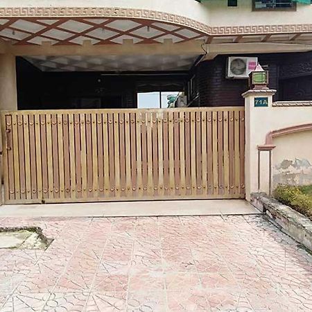 Butt Lodges 4 Islamabad Ngoại thất bức ảnh