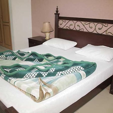 Butt Lodges 4 Islamabad Ngoại thất bức ảnh