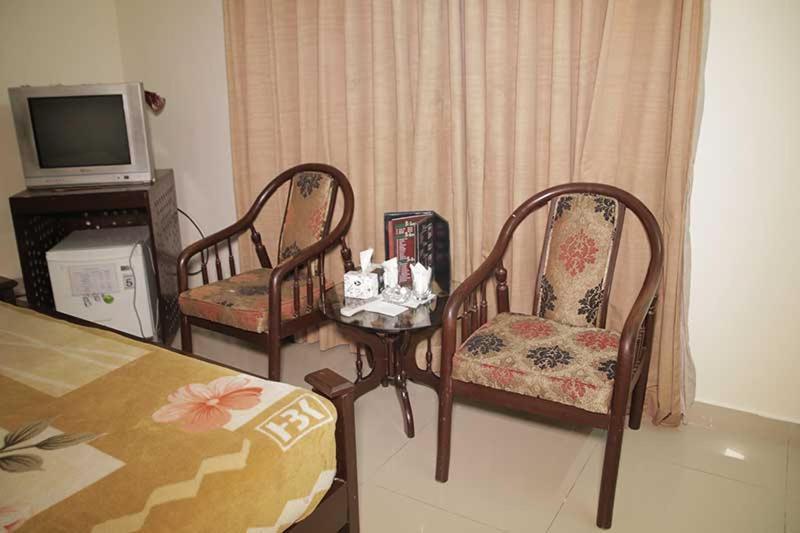 Butt Lodges 4 Islamabad Ngoại thất bức ảnh