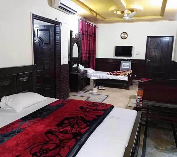Butt Lodges 4 Islamabad Ngoại thất bức ảnh